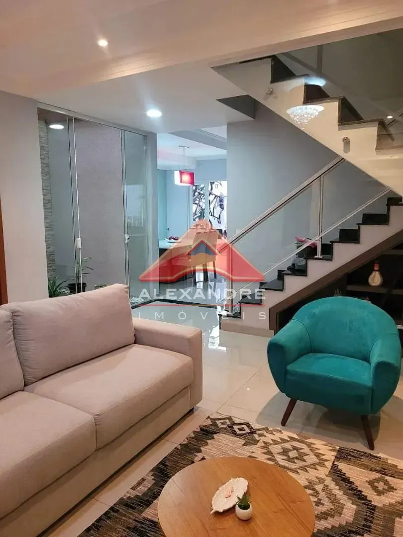 Casa, 3 quartos, 220 m² - Foto 1