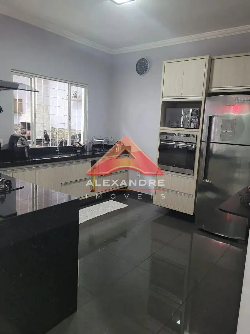 Casa, 3 quartos, 220 m² - Foto 11
