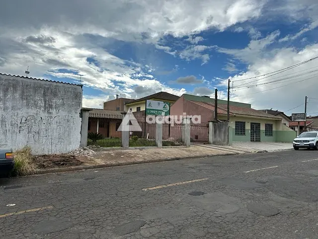 Casa com 281m², à venda, no bairro Oficinas em Ponta Grossa