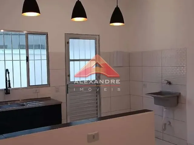 Casa com 150m² 2 quartos e 1 banheiro, à venda, no bairro Jardim dos Bandeirantes em São José Dos Campos