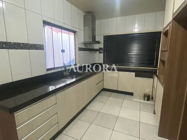 Casa com 304m² 3 quartos e 2 banheiros, à venda, no bairro Jardim dos Alpes I em Londrina