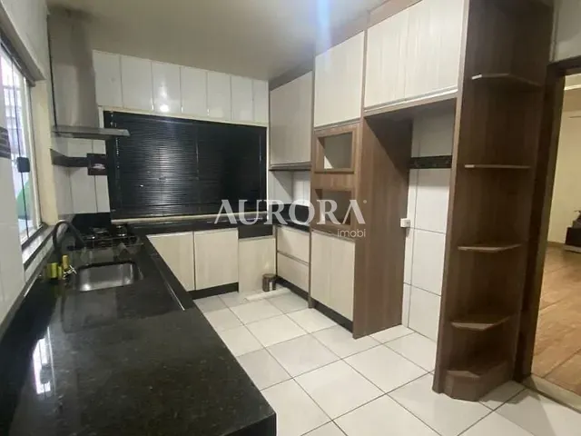 Casa com 304m² 3 quartos e 2 banheiros, à venda, no bairro Jardim dos Alpes I em Londrina