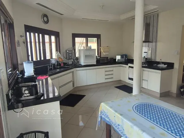 Casa com 360m² 3 quartos e 4 banheiros, à venda, no bairro Jardim das Colinas em São José dos Campos