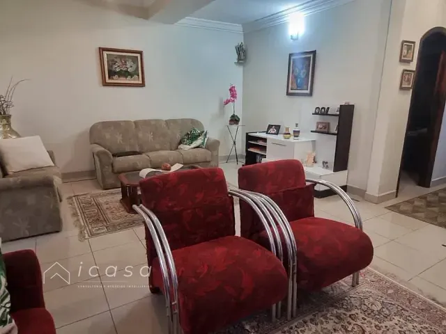 Casa com 360m² 3 quartos e 4 banheiros, à venda, no bairro Jardim das Colinas em São José dos Campos