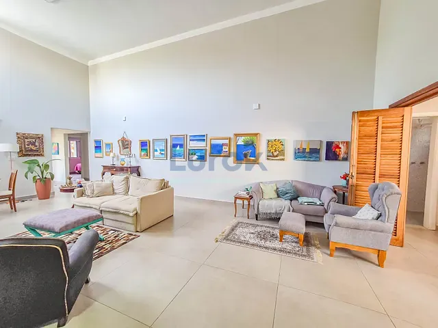 Casa com 516m² 3 quartos e 4 banheiros, à venda, no bairro Chácaras Silvania em Valinhos