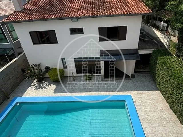 Casa com 600m² 4 quartos e 3 banheiros, à venda ou para alugar, no bairro Interlagos em São Paulo