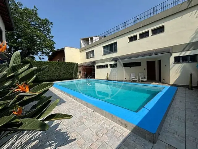 Casa com 600m² 4 quartos e 3 banheiros, à venda ou para alugar, no bairro Interlagos em São Paulo