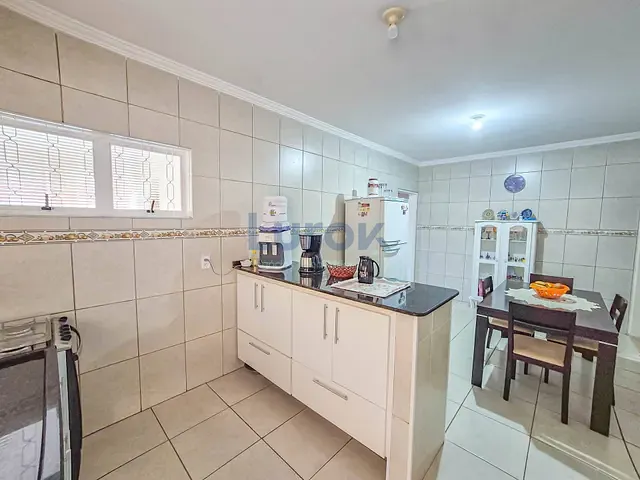 Casa com 200m² 2 quartos e 1 banheiro, à venda, no bairro Parque dos Cocais em Valinhos