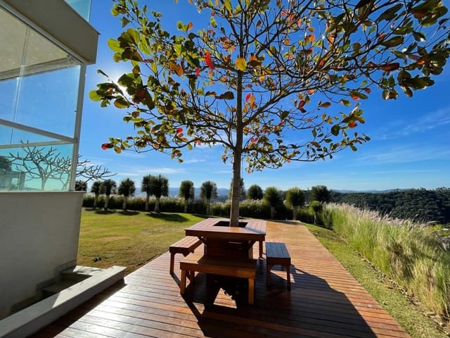 Casa com 1252m² 5 quartos e 7 banheiros, à venda, no bairro Alphaville em Santana de Parnaíba