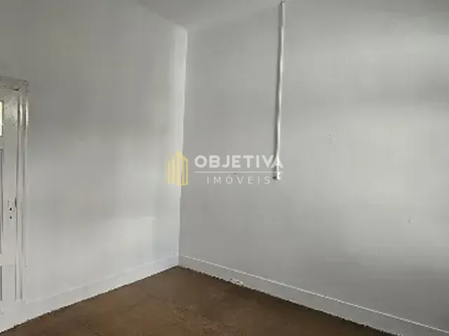 Casa 4 quartos e 2 banheiros, à venda, no bairro Farroupilha em Porto Alegre