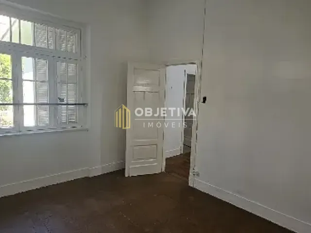 Casa 4 quartos e 2 banheiros, à venda, no bairro Farroupilha em Porto Alegre