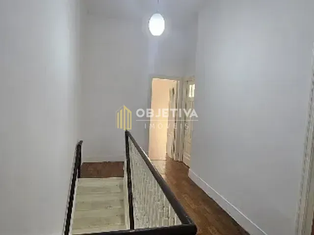 Casa 4 quartos e 2 banheiros, à venda, no bairro Farroupilha em Porto Alegre