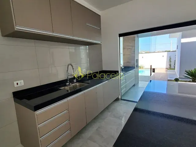 Casa 3 quartos e 3 banheiros, à venda, no bairro Guedes em Tremembé
