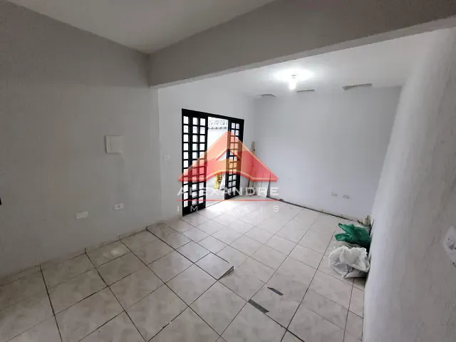Casa com 300m² 3 quartos e 2 banheiros, para alugar, no bairro Vila Industrial em São José dos Campos