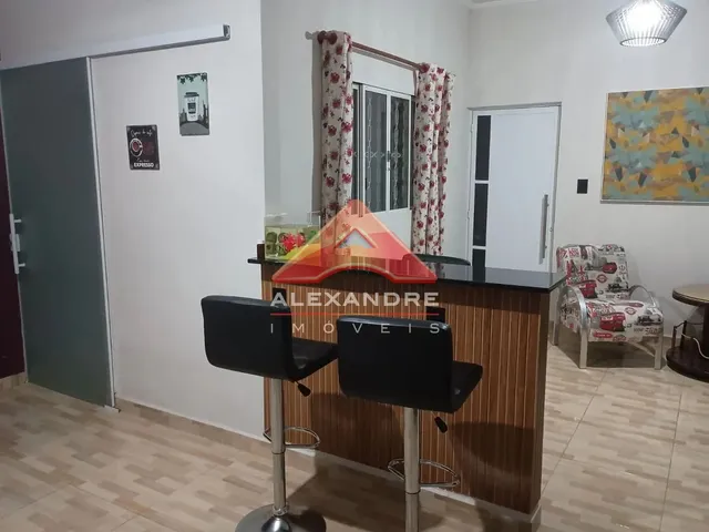 Casa com 175m² 4 quartos e 2 banheiros, à venda, no bairro Parque Residencial Santo André em Caçapava