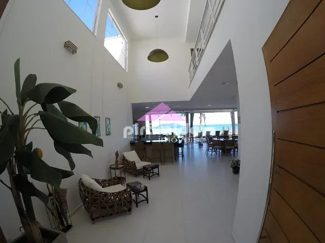 Casa com 630m² 4 quartos e 5 banheiros, à venda ou para alugar, no bairro Praia do Sapê em Ubatuba