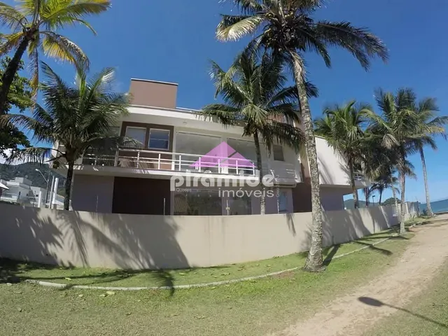 Casa com 630m² 4 quartos e 5 banheiros, à venda ou para alugar, no bairro Praia do Sapê em Ubatuba