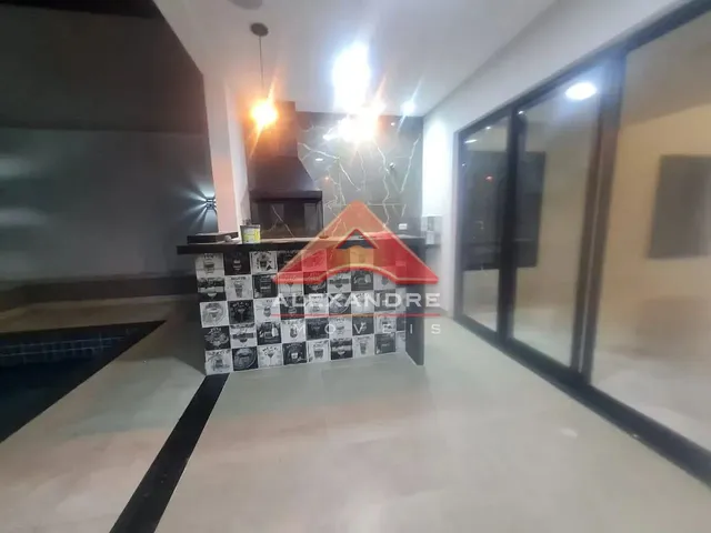 Casa com 250m² 3 quartos e 4 banheiros, à venda, no bairro Residencial Colinas em Caçapava