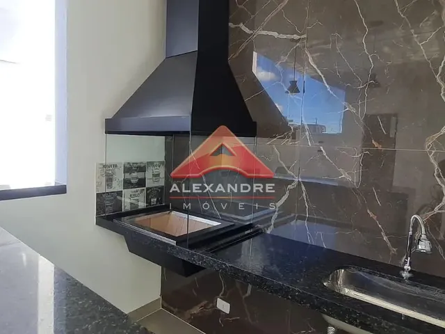 Casa com 250m² 3 quartos e 4 banheiros, à venda, no bairro Residencial Colinas em Caçapava