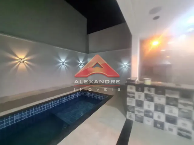 Casa com 250m² 3 quartos e 4 banheiros, à venda, no bairro Residencial Colinas em Caçapava