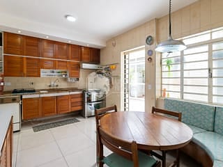 Foto do Casa-Casa tipo para venda em Campo Belo com 4 quartos, sendo 1 suíte, 200m²