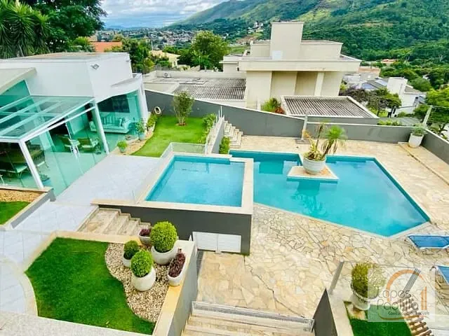 Casa com 828m² 4 quartos e 6 banheiros, à venda, no bairro Jardim Maristela em Atibaia