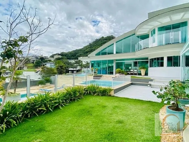 Casa com 828m² 4 quartos e 6 banheiros, à venda, no bairro Jardim Maristela em Atibaia