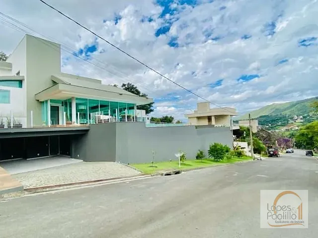 Casa com 828m² 4 quartos e 6 banheiros, à venda, no bairro Jardim Maristela em Atibaia