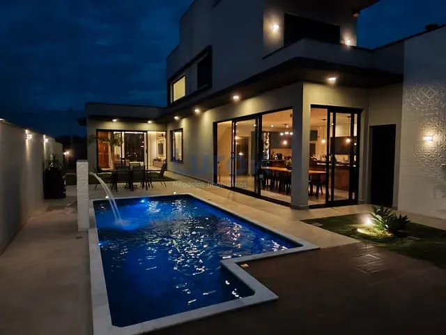 Casa com 731m² 3 quartos e 5 banheiros, à venda, no bairro Observatório em Vinhedo