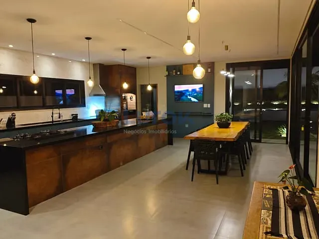Casa com 731m² 3 quartos e 5 banheiros, à venda, no bairro Observatório em Vinhedo