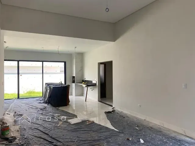 Casa com 300m² 3 quartos e 3 banheiros, à venda, no bairro Condomínio Ouro Ville em Taubaté