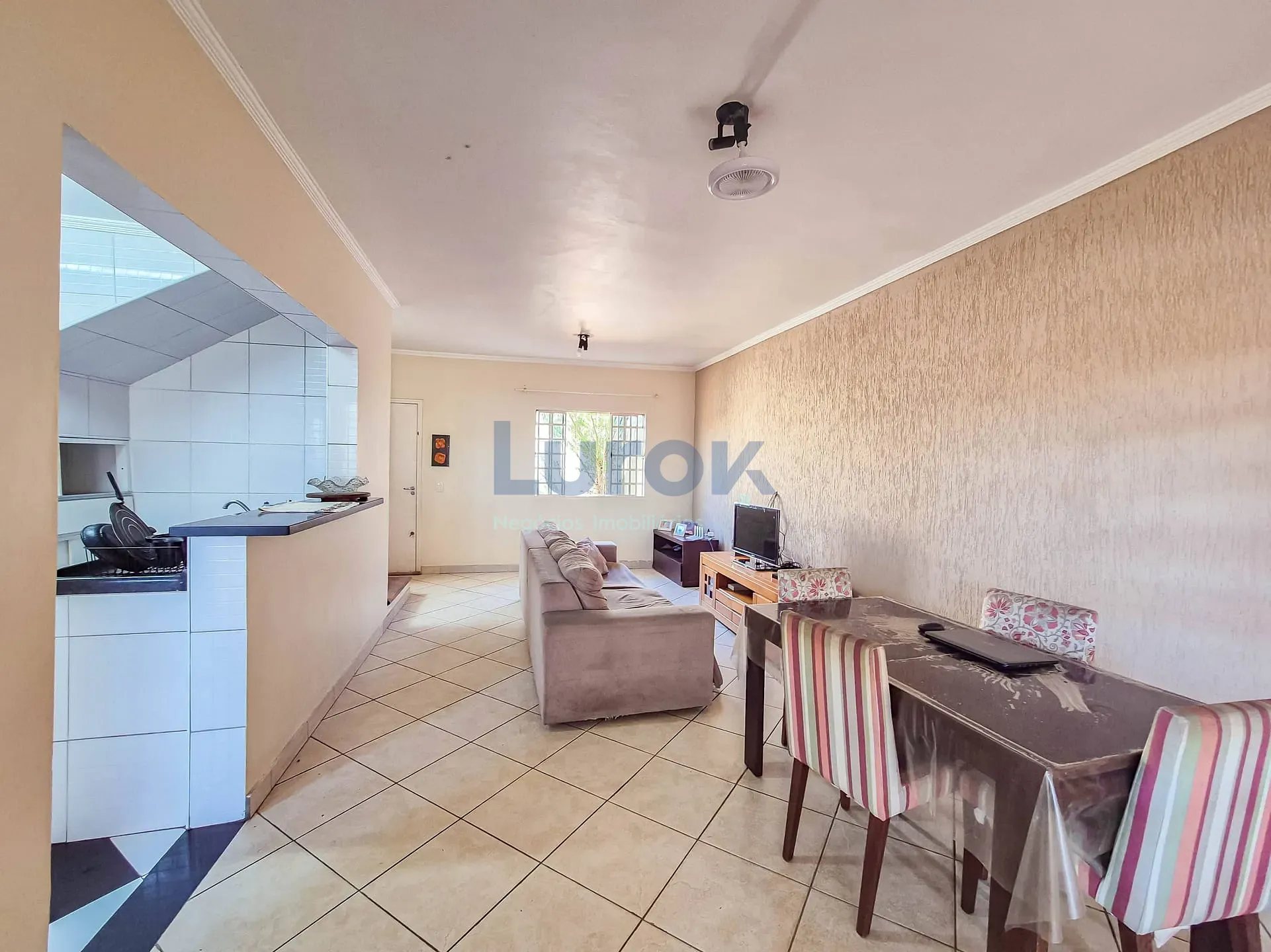 Casa, 3 quartos, 206 m² - Foto 2