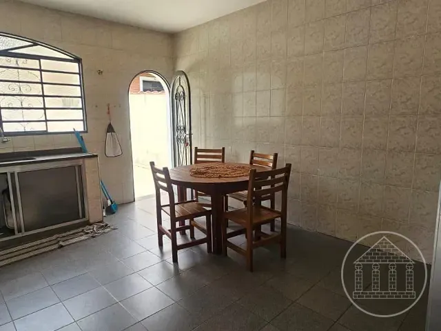 Casa com 320m² 3 quartos e 5 banheiros, à venda ou para alugar, no bairro Jardim das Palmeiras (Zona Sul) em São Paulo