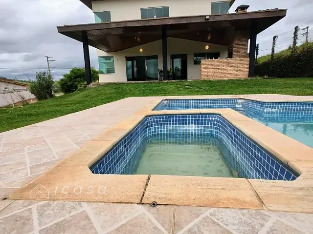 Casa com 1050m² 3 quartos e 4 banheiros, à venda, no bairro Condomínio Parque Vale dos Lagos em Jacareí