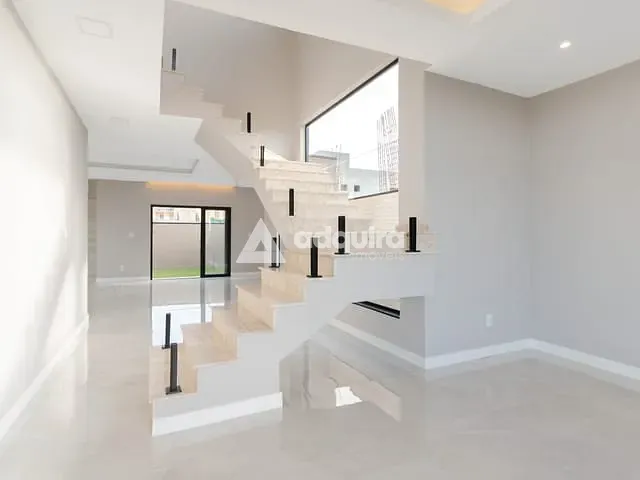 Casa com 252m² 3 quartos e 4 banheiros, à venda, no bairro Uvaranas em Ponta Grossa
