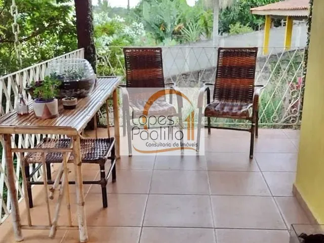 Casa com 510m² 3 quartos e 2 banheiros, à venda, no bairro Jardim Shangri-Lá em Atibaia