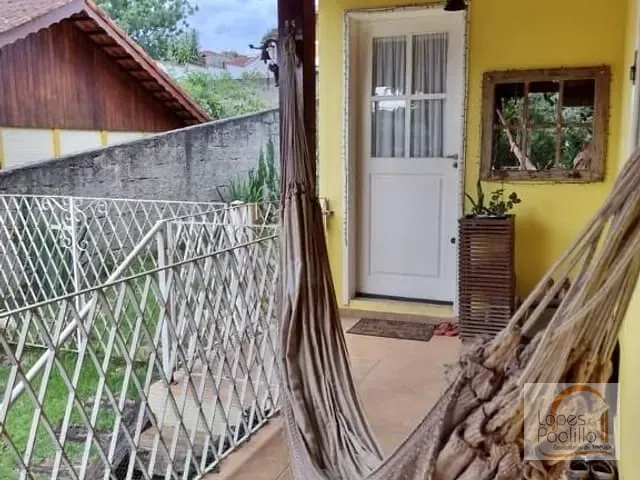 Casa com 510m² 3 quartos e 2 banheiros, à venda, no bairro Jardim Shangri-Lá em Atibaia