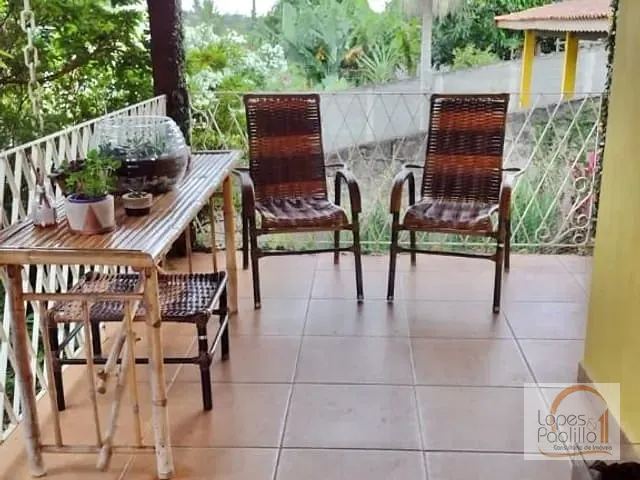 Casa com 510m² 3 quartos e 2 banheiros, à venda, no bairro Jardim Shangri-Lá em Atibaia