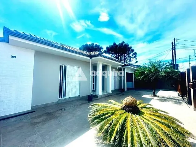 Casa com 616m² 3 quartos e 3 banheiros, à venda, no bairro Uvaranas em Ponta Grossa