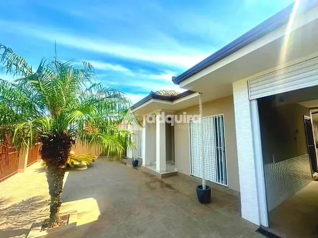 Casa com 616m² 3 quartos e 3 banheiros, à venda, no bairro Uvaranas em Ponta Grossa