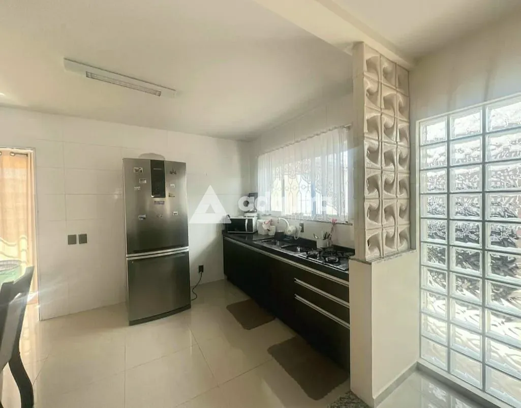 Casa, 3 quartos, 230 m² - Foto 8