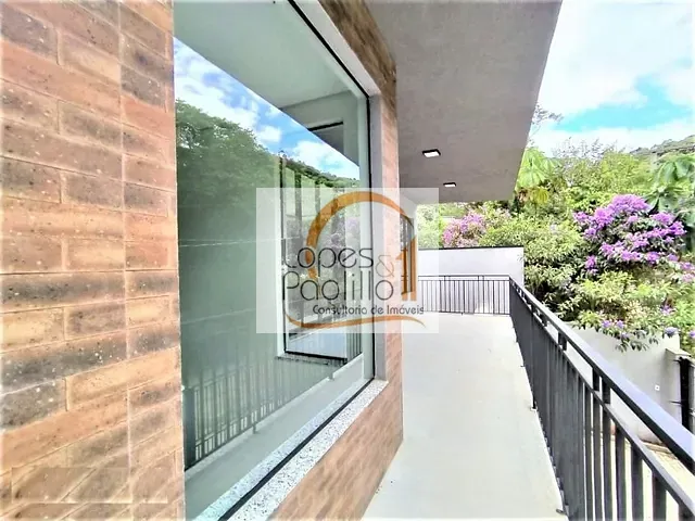 Casa com 528m² 4 quartos e 2 banheiros, à venda, no bairro Parque Residencial Itaguaçu em Atibaia