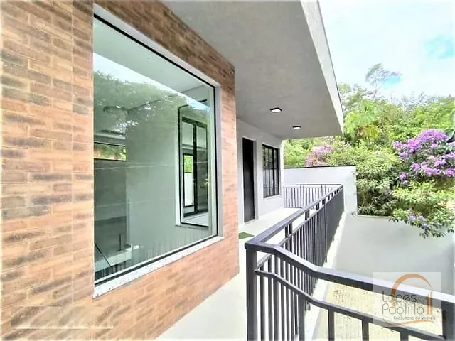 Casa com 528m² 4 quartos e 2 banheiros, à venda, no bairro Parque Residencial Itaguaçu em Atibaia