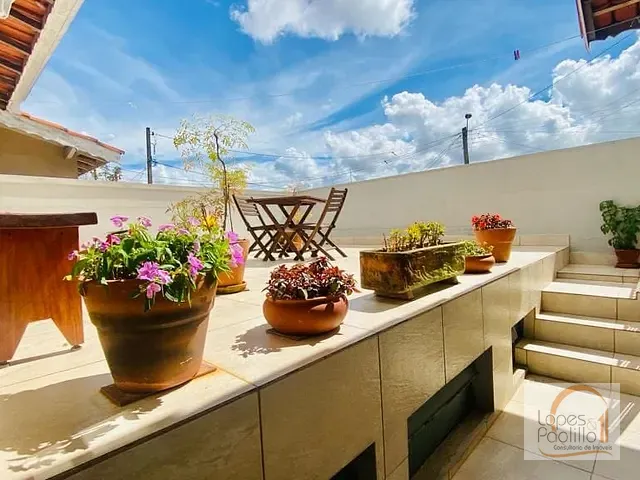 Casa com 210m² 3 quartos e 2 banheiros, à venda, no bairro Jardim Alvinópolis em Atibaia