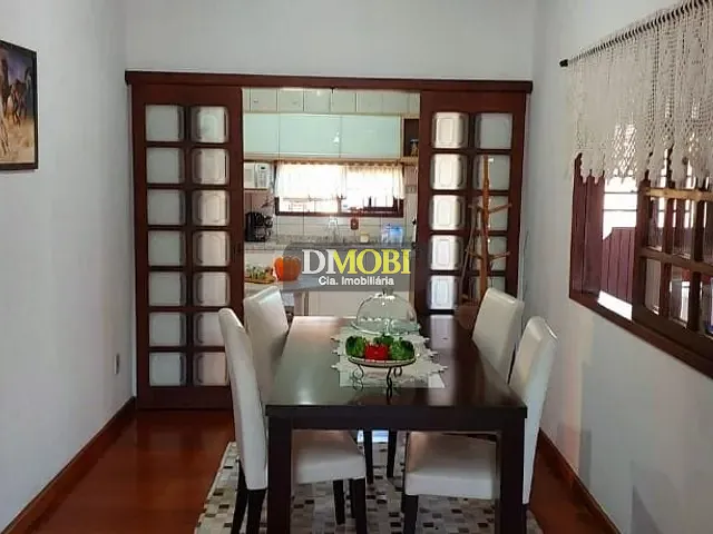 Casa com 300m² 3 quartos e 1 banheiro, à venda, no bairro Caça e Pesca em Gravataí