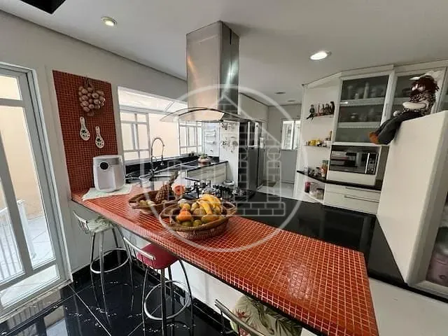 Casa com 391m² 4 quartos e 4 banheiros, à venda, no bairro Jardim Campo Grande em São Paulo