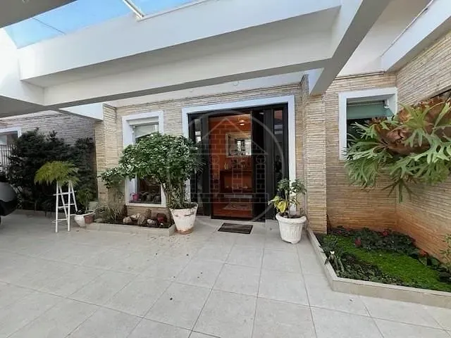 Casa com 391m² 4 quartos e 4 banheiros, à venda, no bairro Jardim Campo Grande em São Paulo