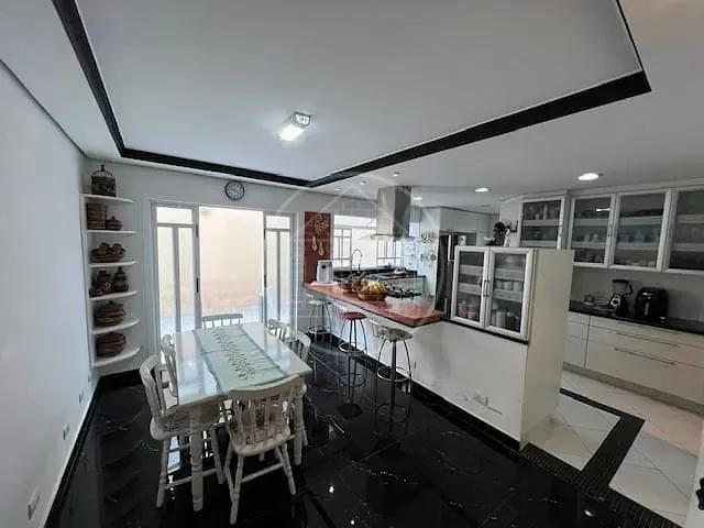 Casa, 4 quartos, 256 m² - Foto 10