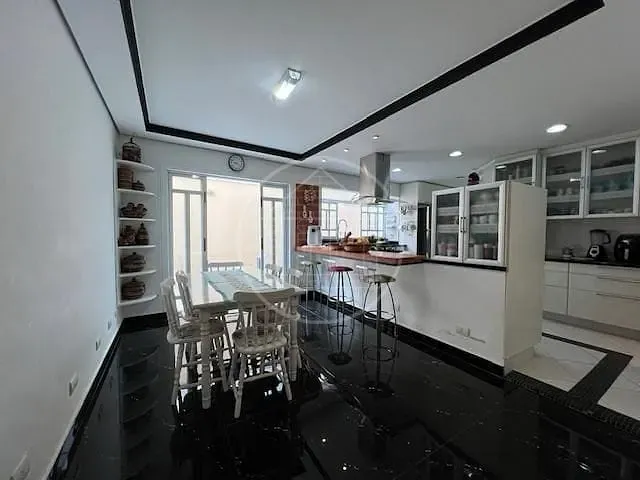 Casa, 4 quartos, 256 m² - Foto 13