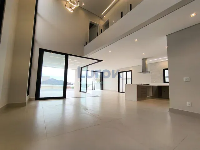 Casa com 400m² 4 quartos e 6 banheiros, à venda, no bairro Nações em Valinhos